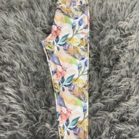 PESCADORA BLANCA CON FLORES