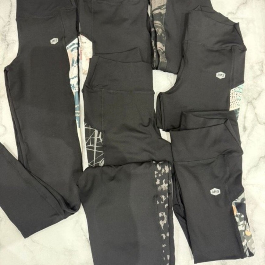 CALZA NEGRA CON RECORTES COMB