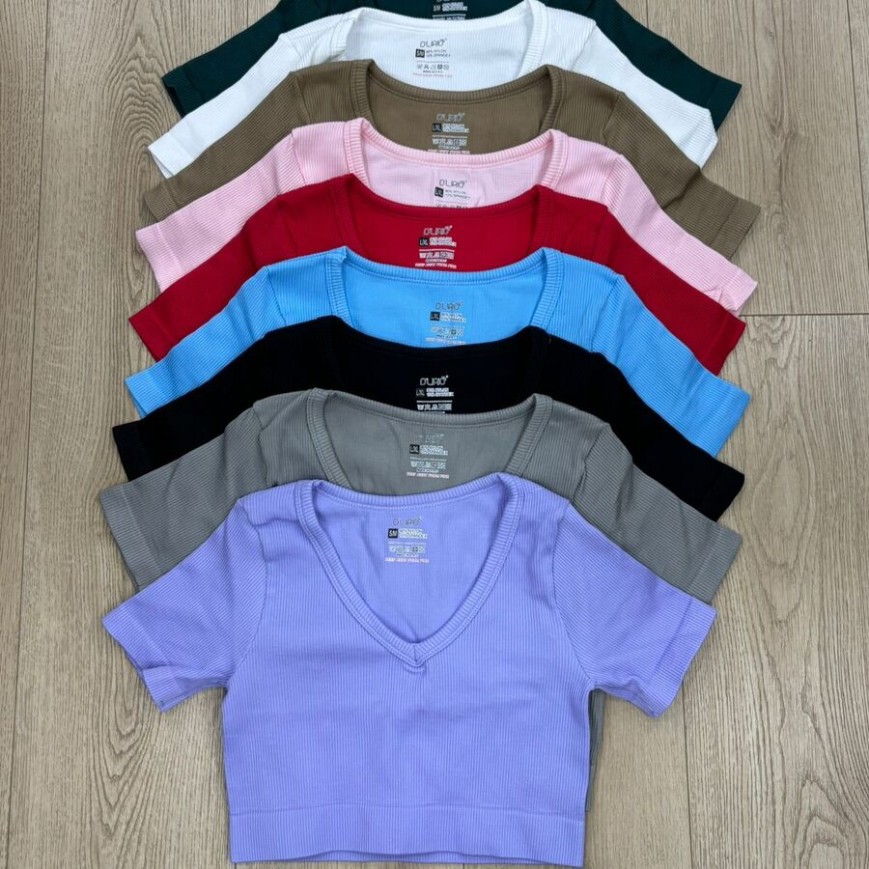 remera cuello v crops seamless