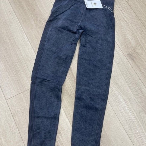 CALZA NEGRA PRELAVADA PINT