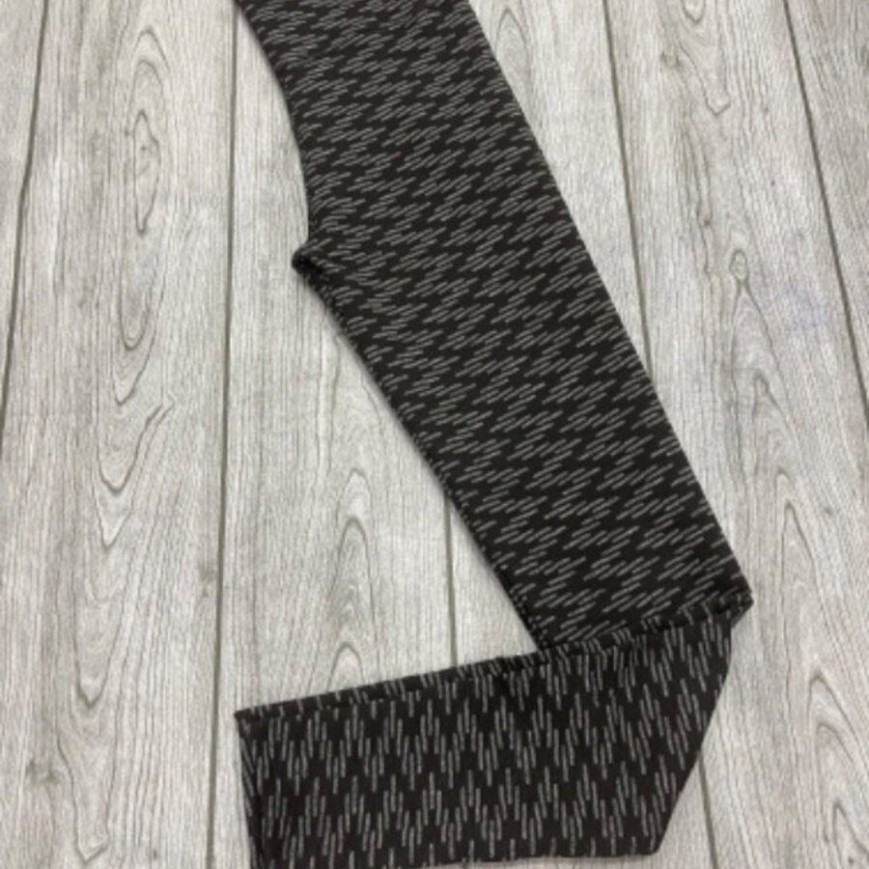 CALZA NEGRA CON GRIS TEXTURADA