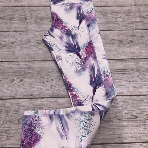 CALZA BLANCA BETEADA LILA