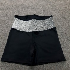 SHORT CON FAJA JASPEADA TELA IMP BYN