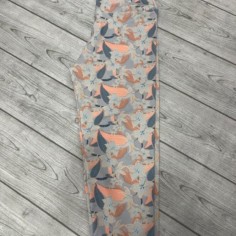 PESCADORA CELESTE FLORES SALMON