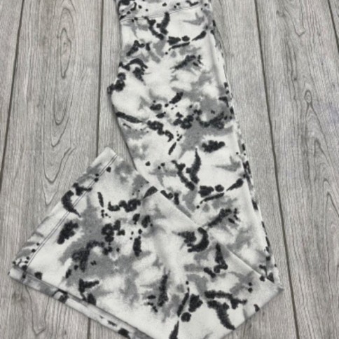 OXFORD BLANCO CON DETALLES NEGROS