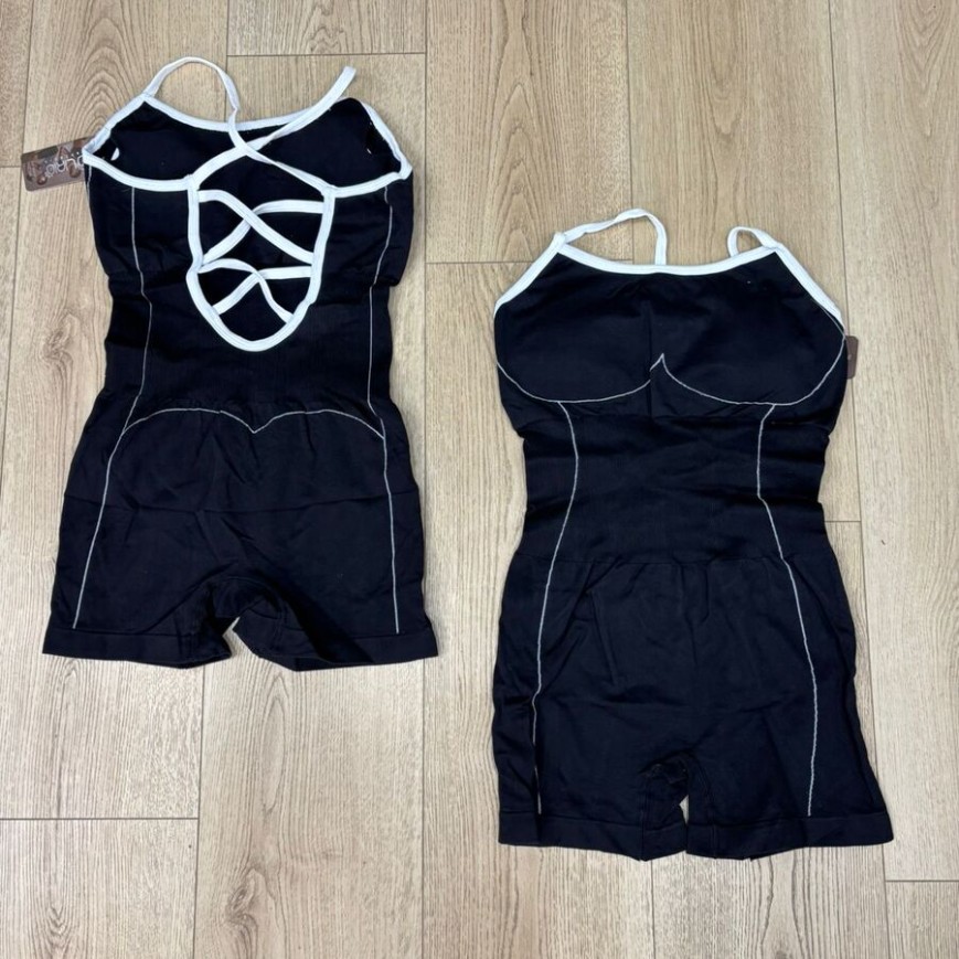 CATSUIT SIN FRUNCE BORDES BLANCOS