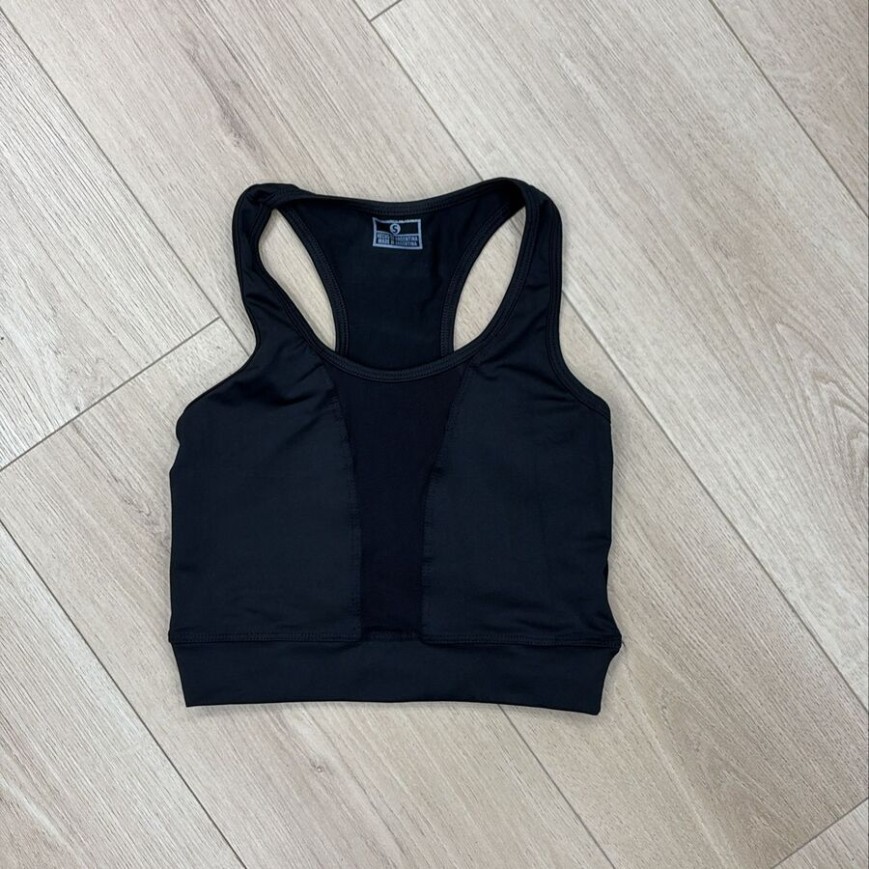 TOP CON TUL EN EL MEDIO