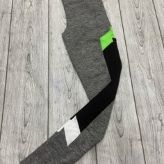 CALZA GRIS BOLSILLOS VERDE