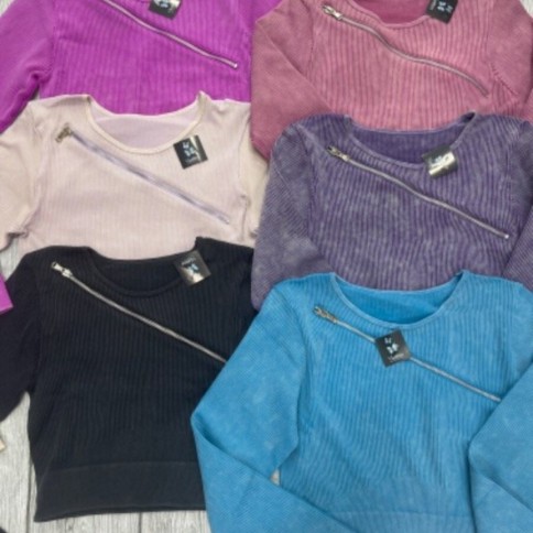 CROP MANGAS LARGAS CON CIERRE