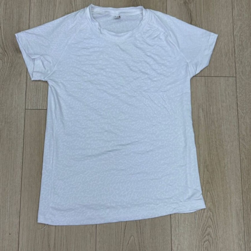 remera gofrada blanco