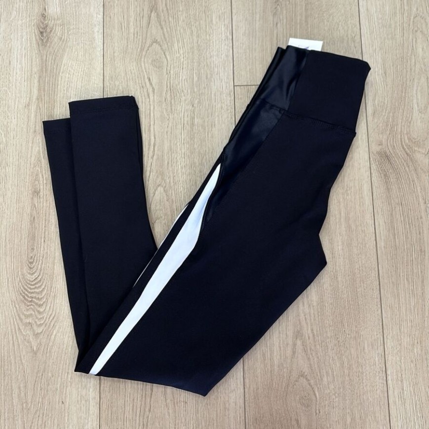 calza con engomado cierre y color