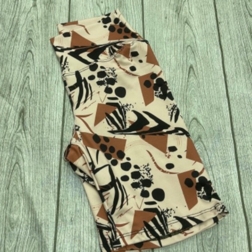 ciclista marron con negro