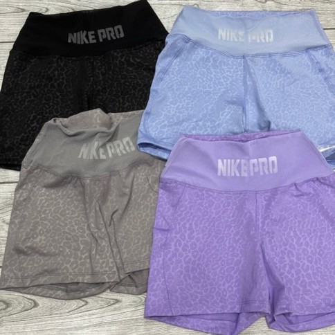 SHORT NIKE GOFRADO CON TUL