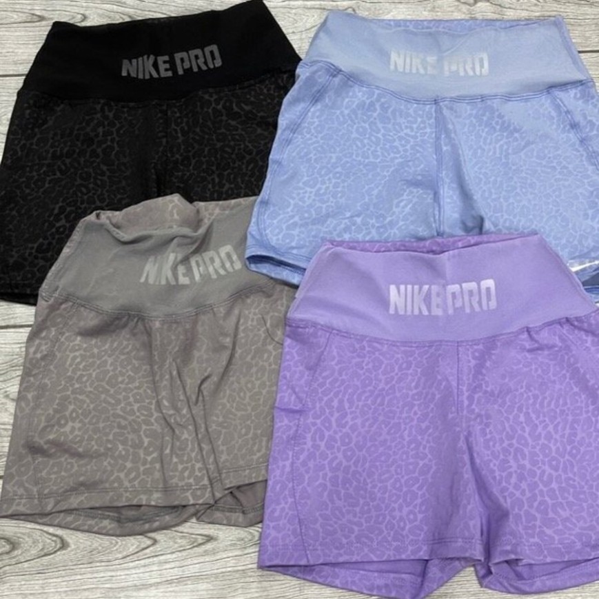 SHORT NIKE GOFRADO CON TUL