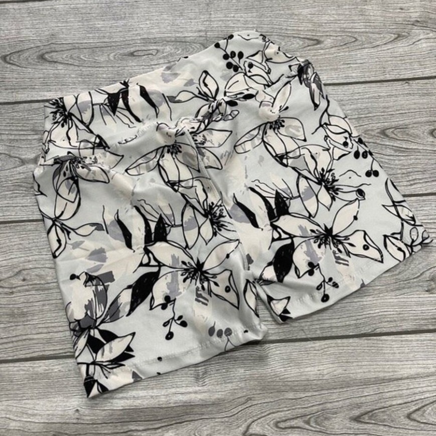 SHORT VERDE CLARO HOJA NEGRO