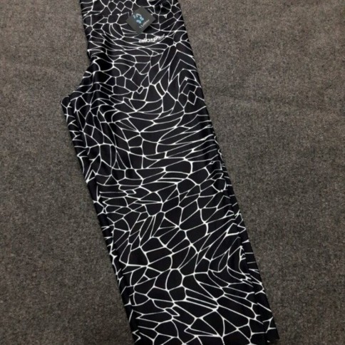 PESCADORA NEGRA CON BLANCO