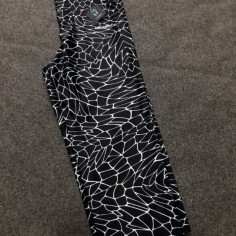 PESCADORA NEGRA CON BLANCO