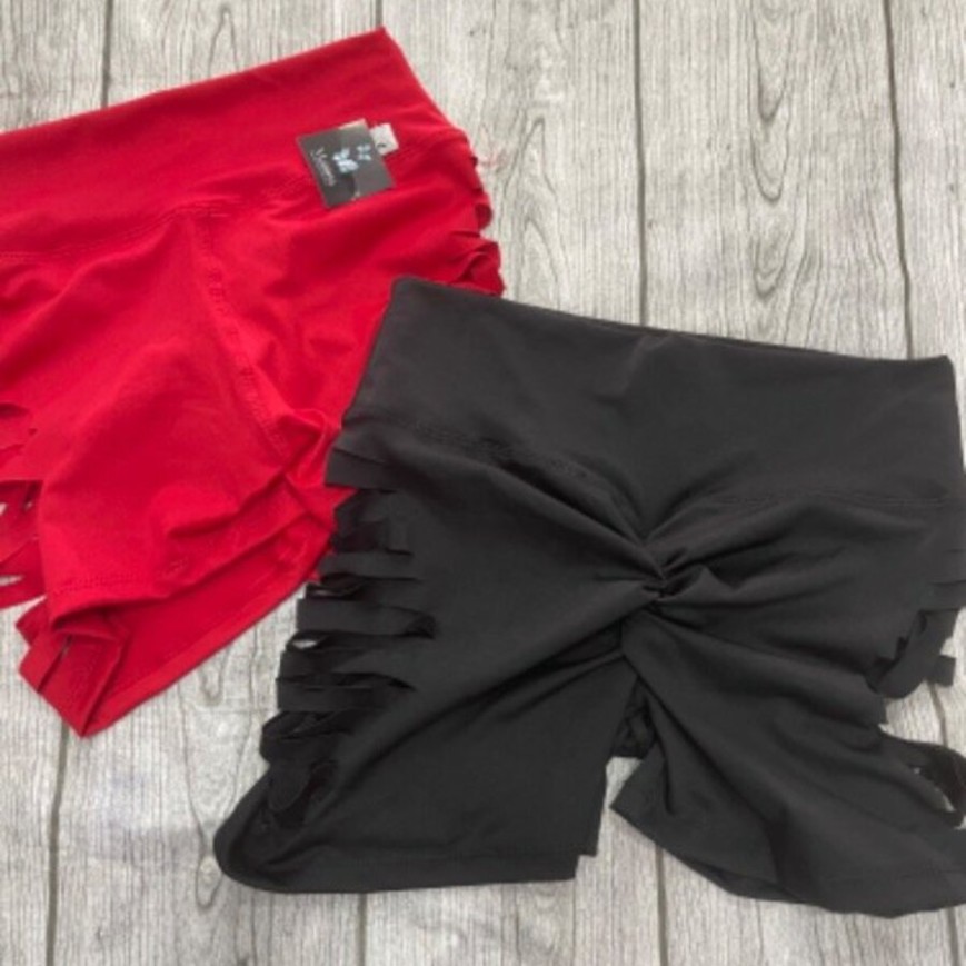 SHORT MODE ROTURAS COSTADOS