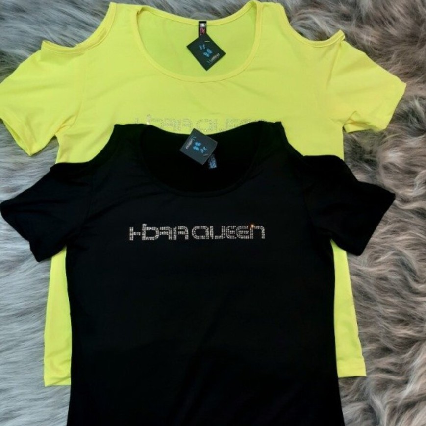 REMERA CON STRASS Y HOMBRO DESCUBIERTO HIDRA