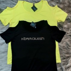 REMERA CON STRASS Y HOMBRO DESCUBIERTO HIDRA