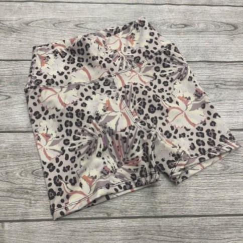 SHORT PRIN  CLARO CON FLORES