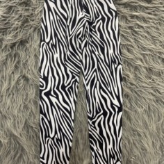 CALZA CEBRA EN V ATRAS MODE