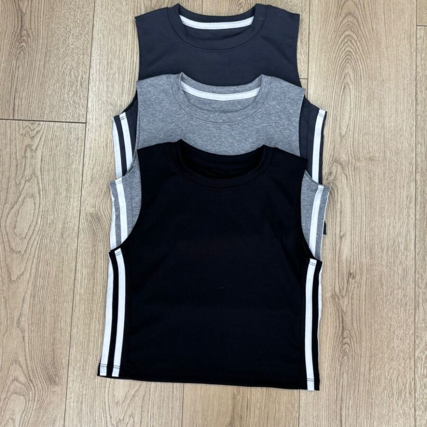 MUSCULOSA CROP RAYA COSTADO