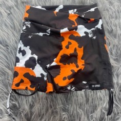 SHORT IVI NEGRO NARANJA Y BLANCO