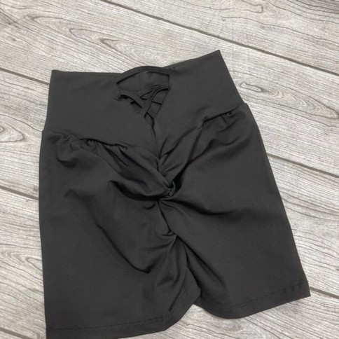 SHORT CON TIRAS ATRAS