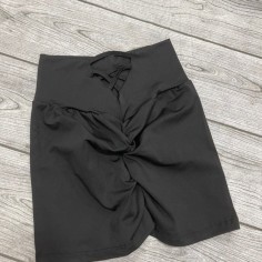 SHORT CON TIRAS ATRAS