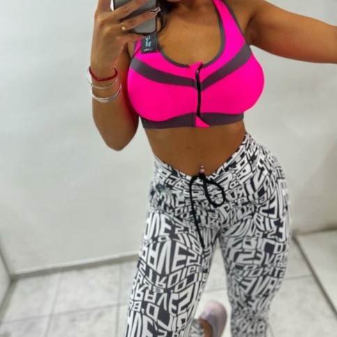 TOP CIERRE ARMADO CARICIAS