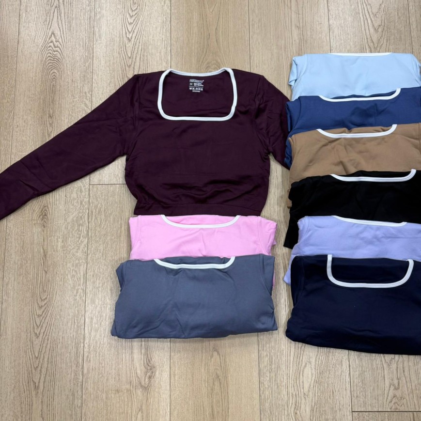 CROP CON BORDE BLANCO SHUERZY