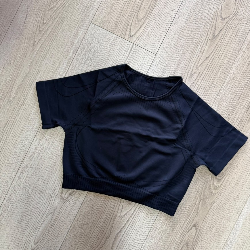 CROP SEAMLESS