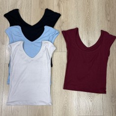 REMERA ALGODON ESCOTE DELANTE DETRAS