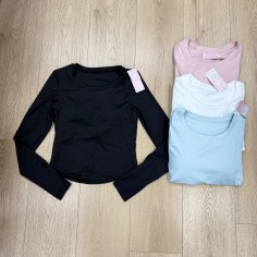 REMERA LYCRA CON TAZAS