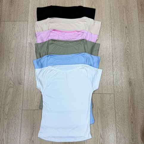REMERA CUELLO BOTE
