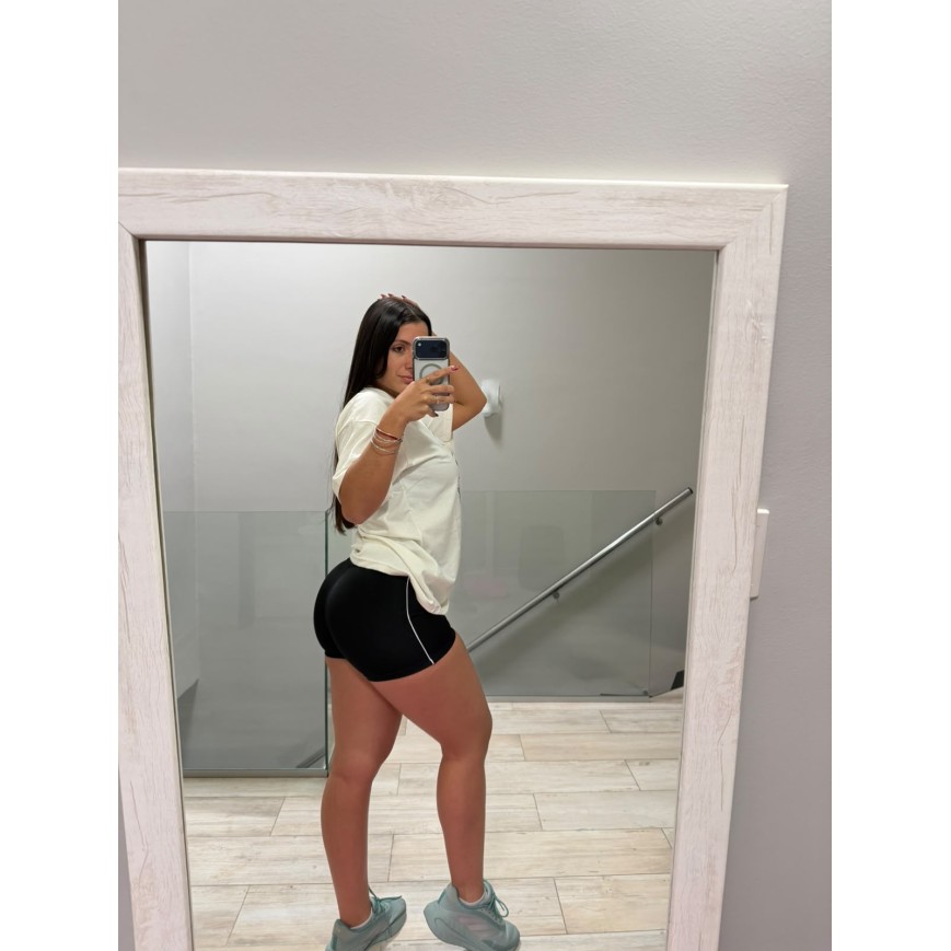 SHORT CON RAYA LUNA