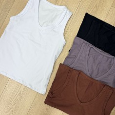 MUSCULOSA CORTE V ALGODON AL CUERPO